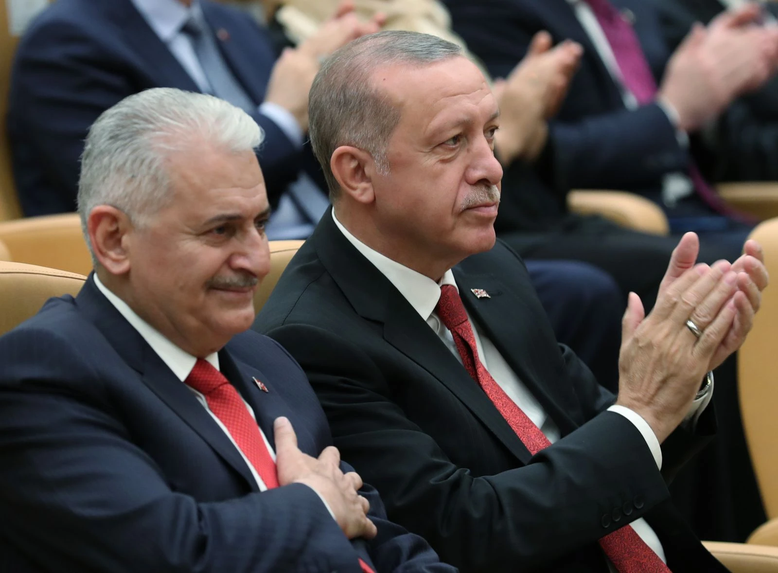 Başkan Erdoğan'dan Yıldırım'a şeref madalyası