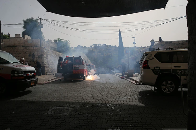 Son Dakika... İsrail polisi Mescid-i Aksa'dan çekildi