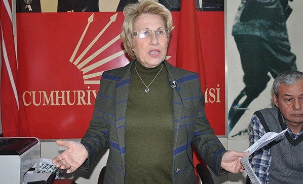 Partisini topa tuttu ve istifa etti