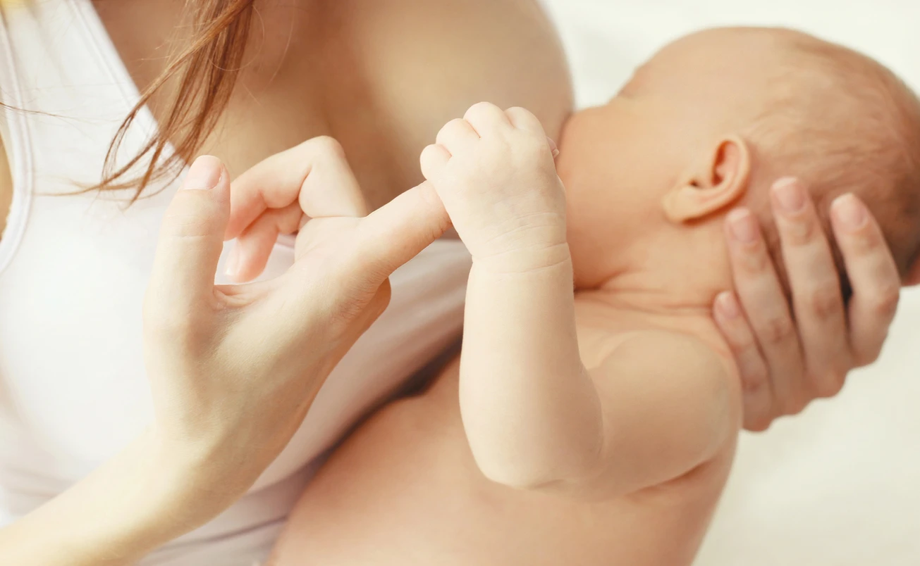 Yenidoğan Bebek Bakımı Hakkında Merak Ettiğiniz Her Şey