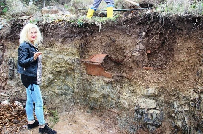 Bodrum'daki selin ardından temizlik çalışmasında Bizans mezarı bulundu!