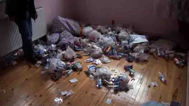 Ev sahibine yakalanmamak için balkon penceresinden eve girip çıktı