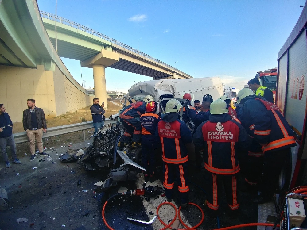 Basın Ekspres yolunda feci kaza