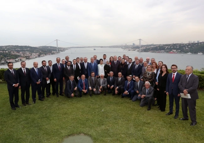 Cumhurbaşkanı Erdoğan: S-400'leri alarak barışı ve milli güvenliğimizi garantiye almaya çalışıyoruz