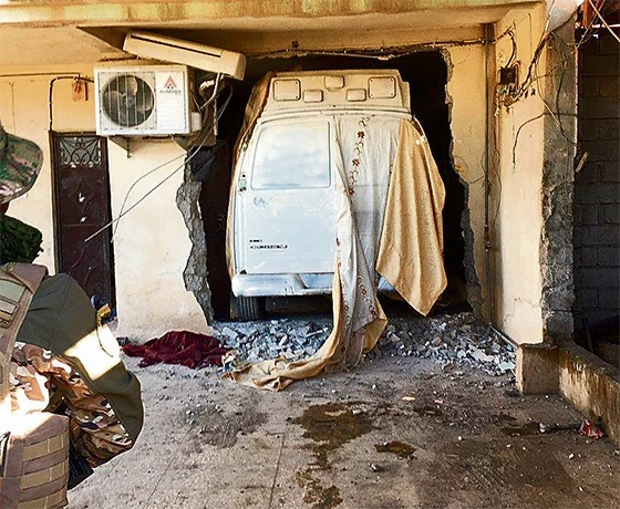 DEAŞ'lı hainler bombalı araçları eve gizlemişler