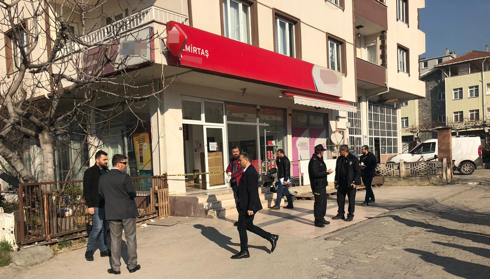 Kargosunu almaya gitti, kocası tarafından vuruldu