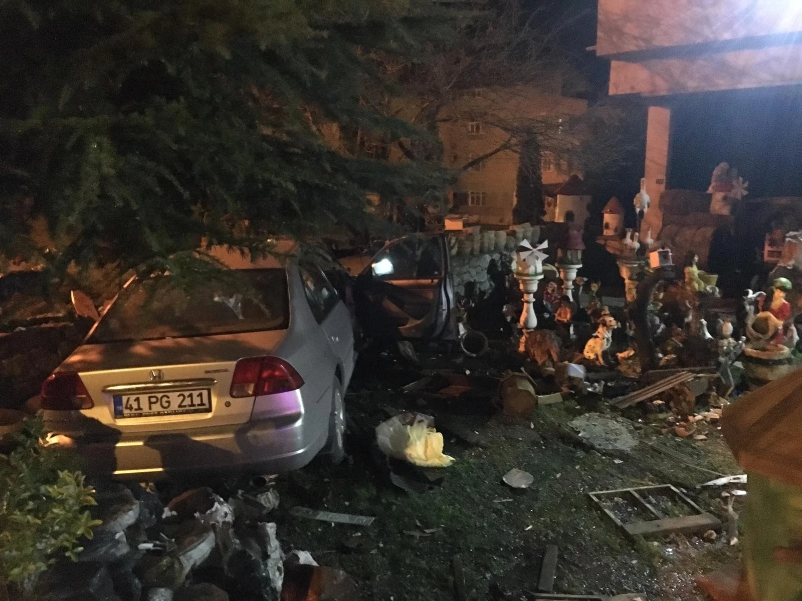 Sakarya’da otomobiller çarpıştı: 6 yaralı