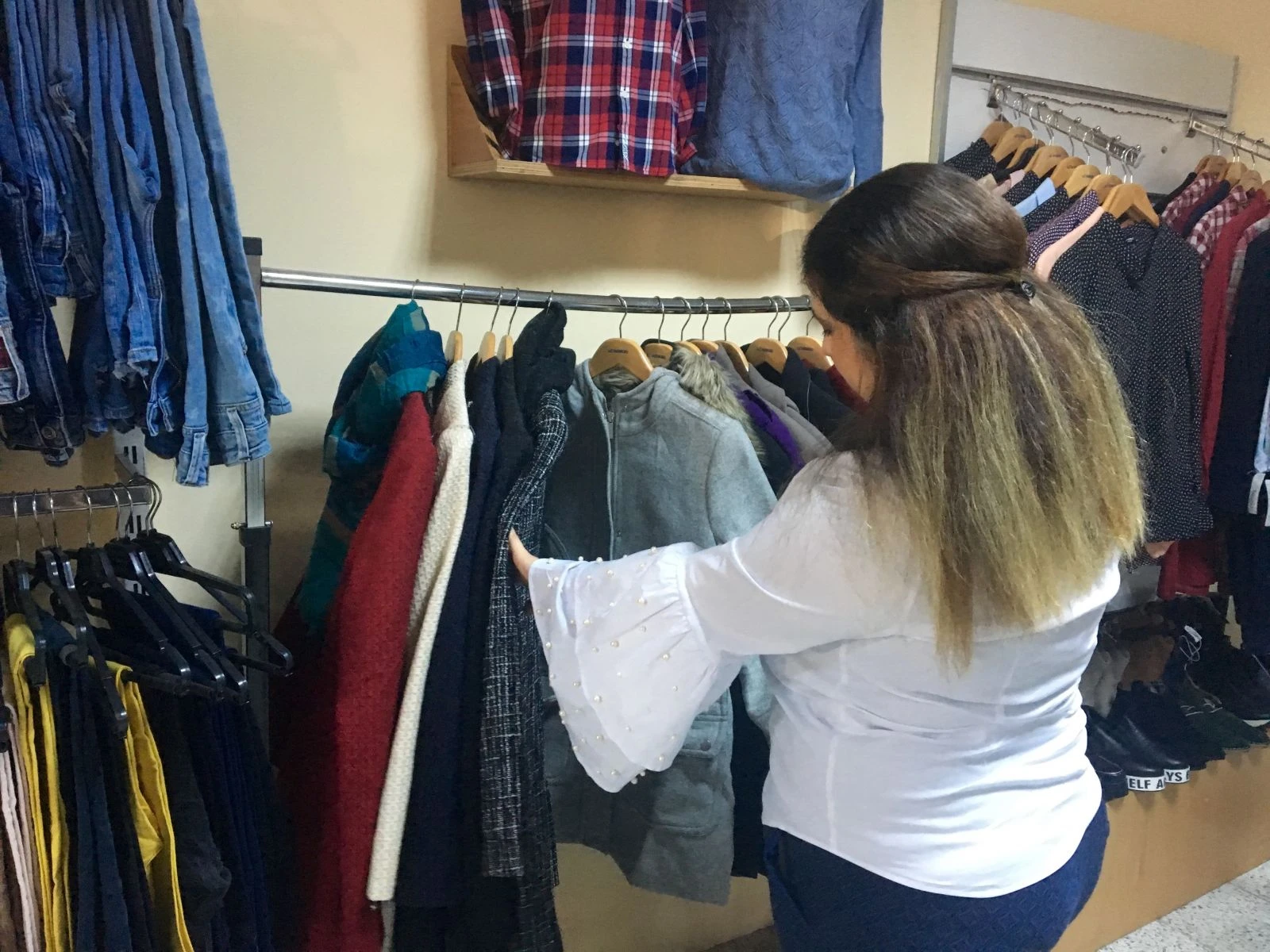 İhtiyaç sahibi öğrenciler 'Yıldız Butik'ten ücretsiz giyiniyor