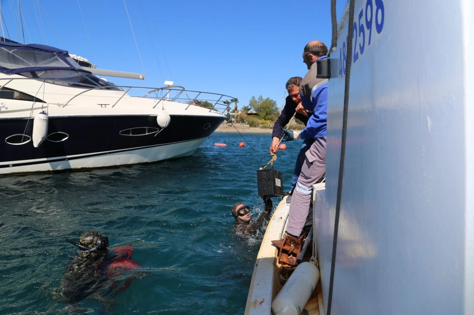 Deniz dibi temizliğinden çıkan atıklar şok etti