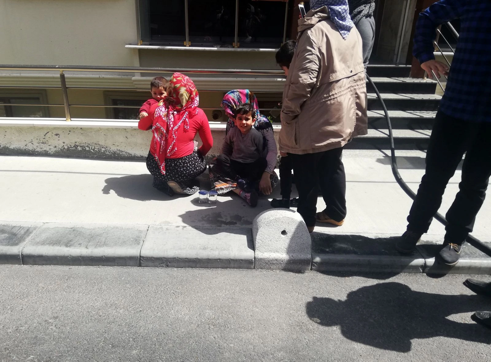 Beylikdüzü'nde anne ve çocuklarını korkutan yangın