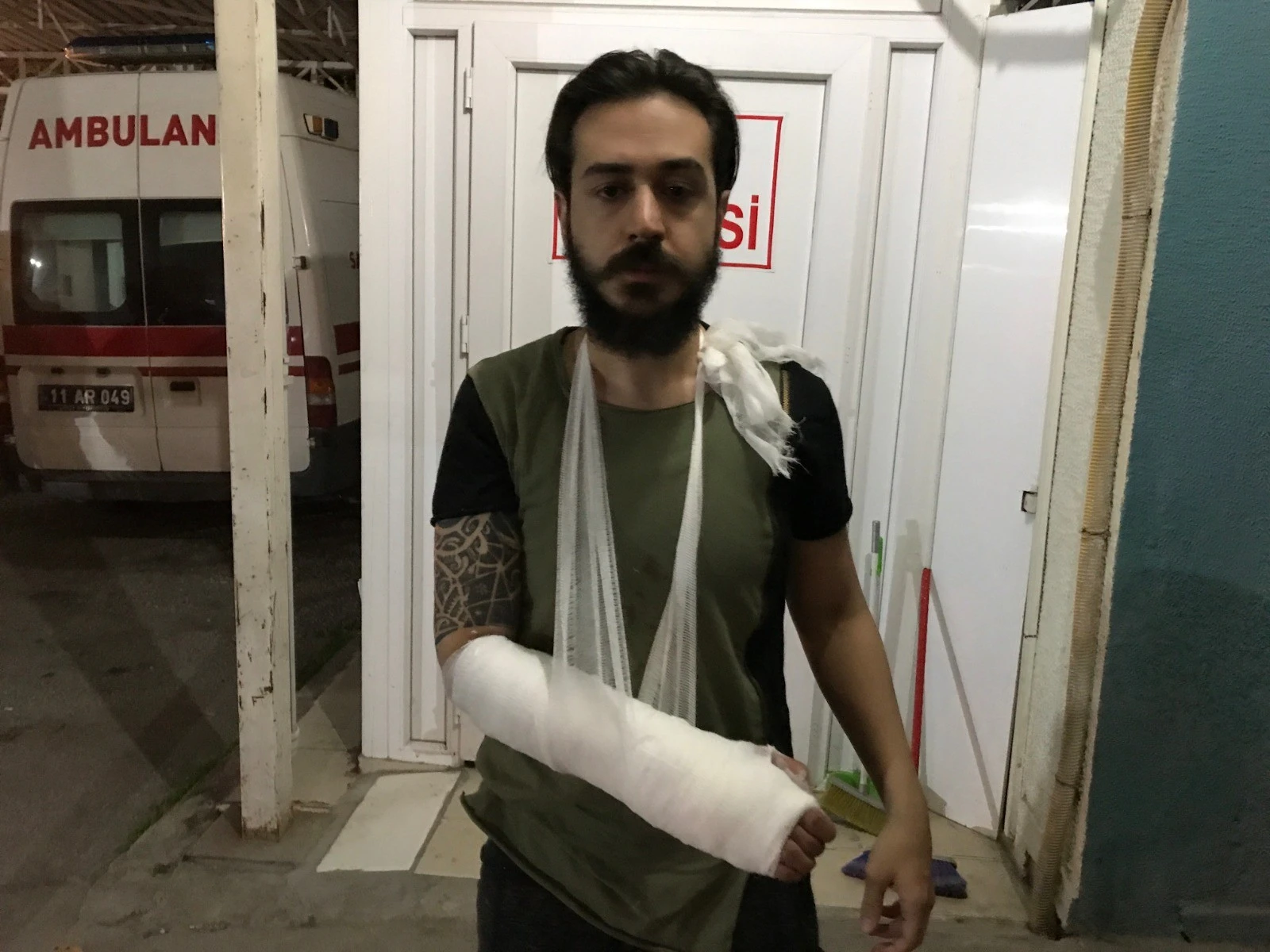 Kendisine saldıran köpekten kaçarken düştü, kolu kırıldı