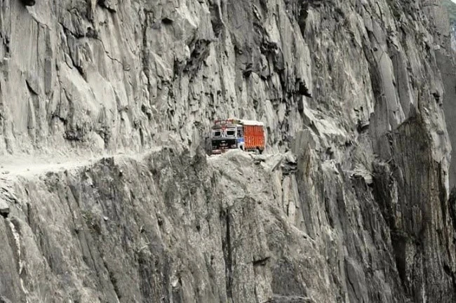 Dünyanın En Tehlikeli Yolları Nerede?