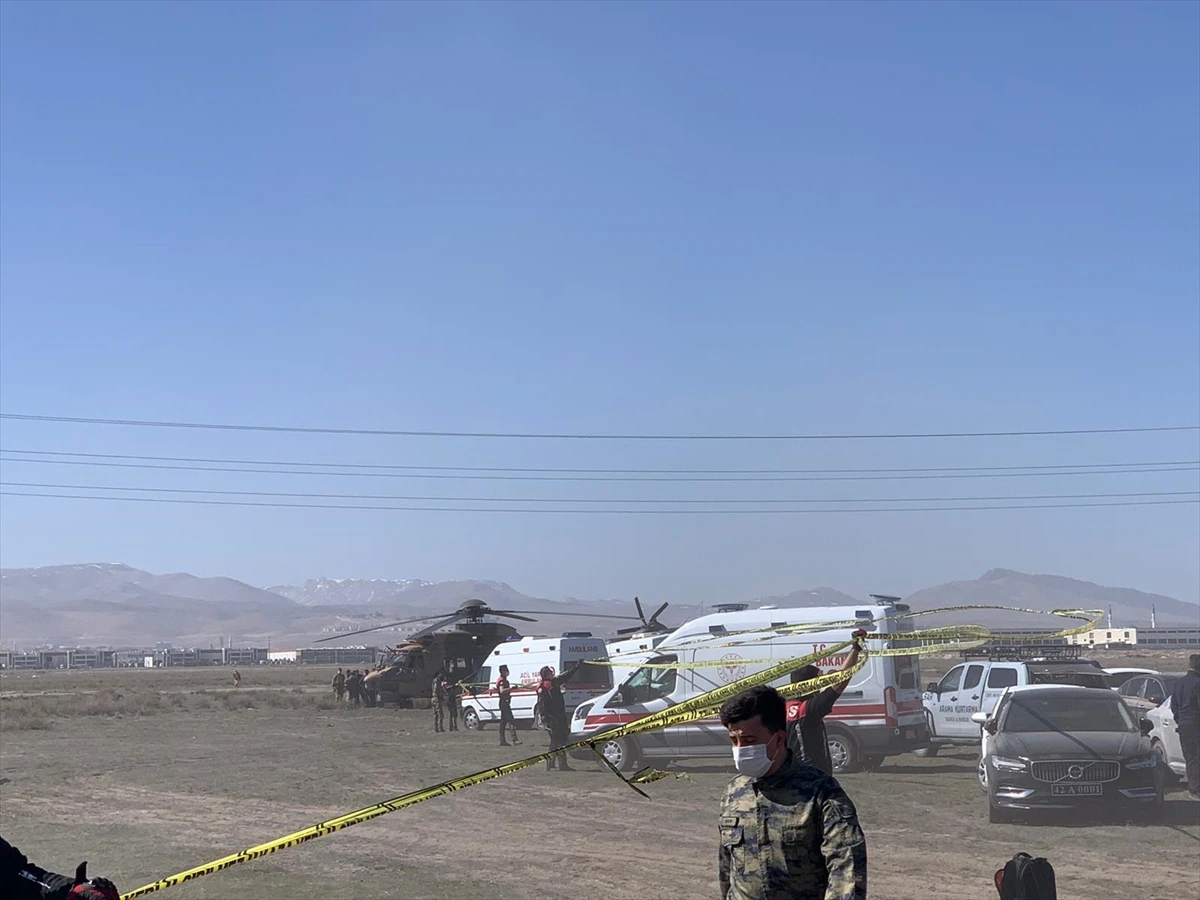 Konya'da gösteri uçağı düştü