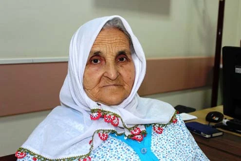 Karnından otomobil lastiği büyüklüğünde tıkanmış bağırsak çıkarıldı