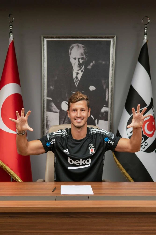 Beşiktaş, Salih Uçan transferini açıkladı