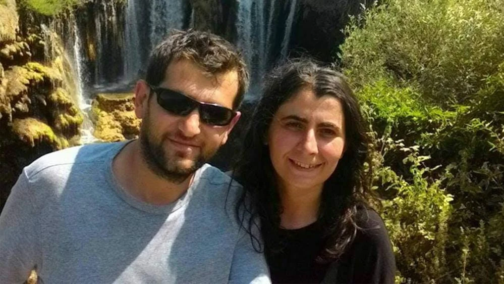 Kahreden kaza! Bir aile yok oldu: Öğretmen çift ve çocukları toprağa verildi