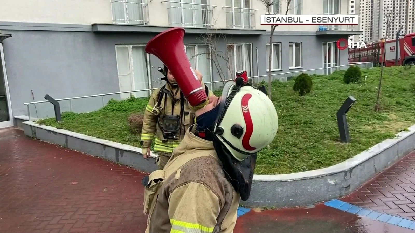 Son dakika! İstanbul’da 18 katlı rezidansta yangın: Mahsur kalanlar var