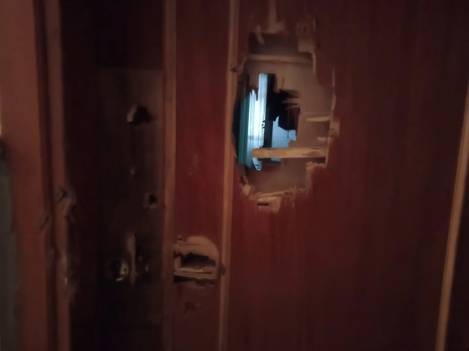 Kira artışını kabul etmeyen Suriyeli ailenin evine baltayla saldırdı: Görüntüler infiale yol açtı