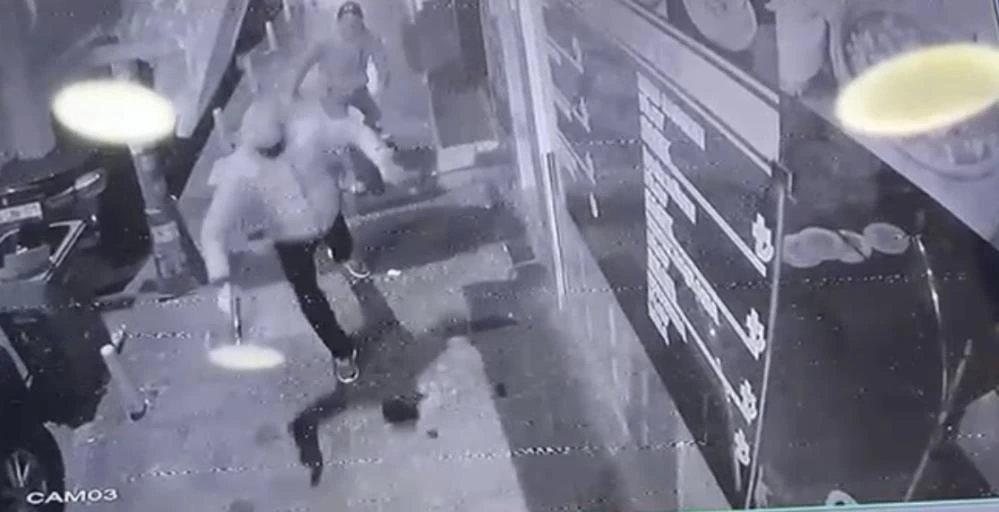 Şehir magandaları dehşet saçtı: Döve döve metrelerce sürükleyip tabancayla vurdular