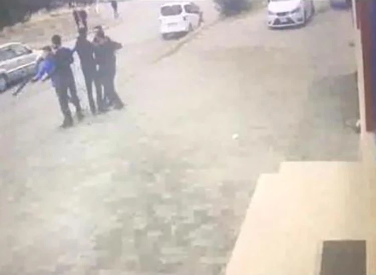 Eski kız arkadaşının sevgilisine pusu... Kâbusu yaşattılar