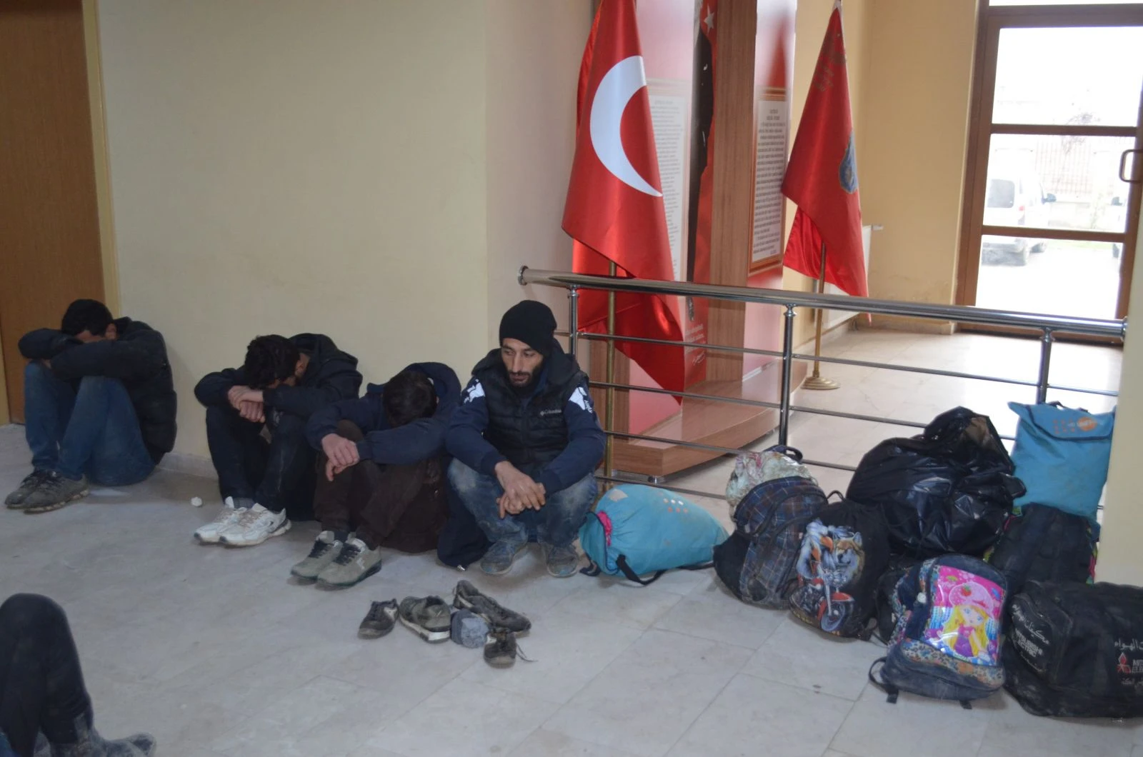 Hatay'da Suriye uyruklu 30 göçmen yakalandı