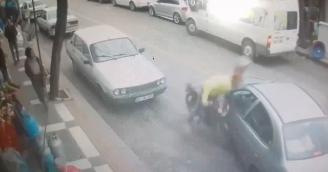 Yaralanan sürücü yerine kırılan aynasıyla ilgilendi