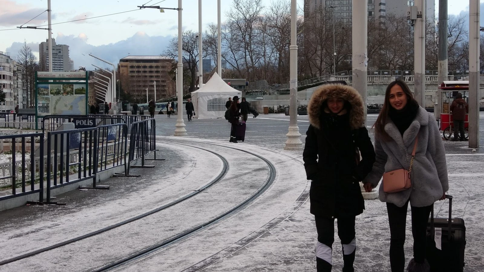 Taksim beyaza büründü