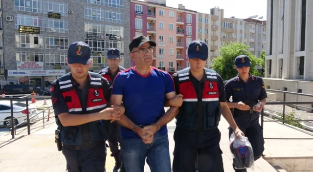 Balıkesir'de baba dehşeti: Önce araçla çarptı sonra silahla vurdu