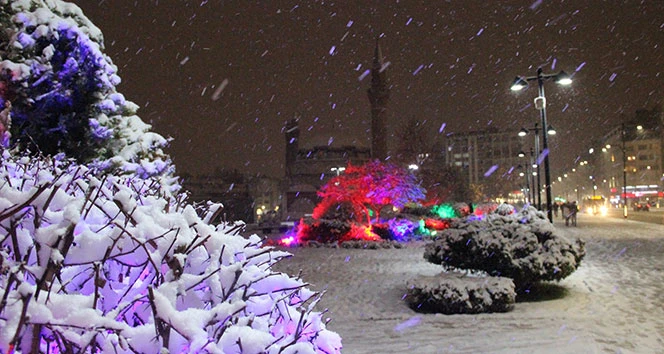 Sivas beyaza büründü!