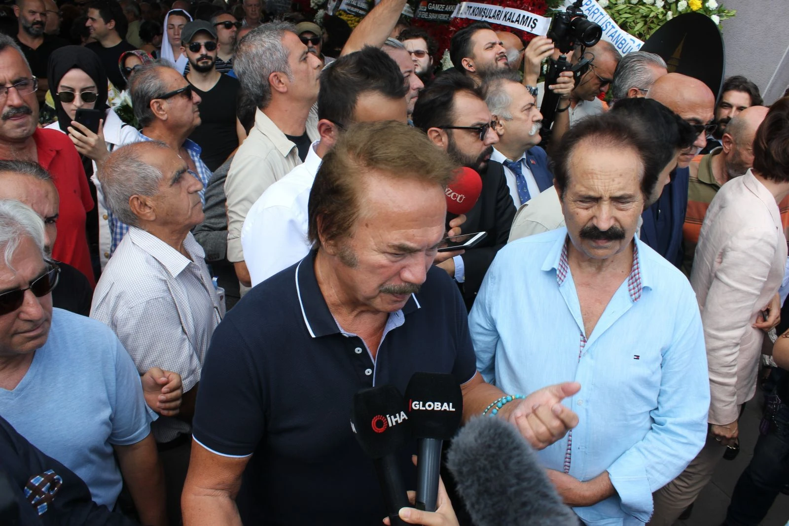 Yeşilçam'ın usta sanatçısı Süleyman Turan son yolculuğuna uğurlandı