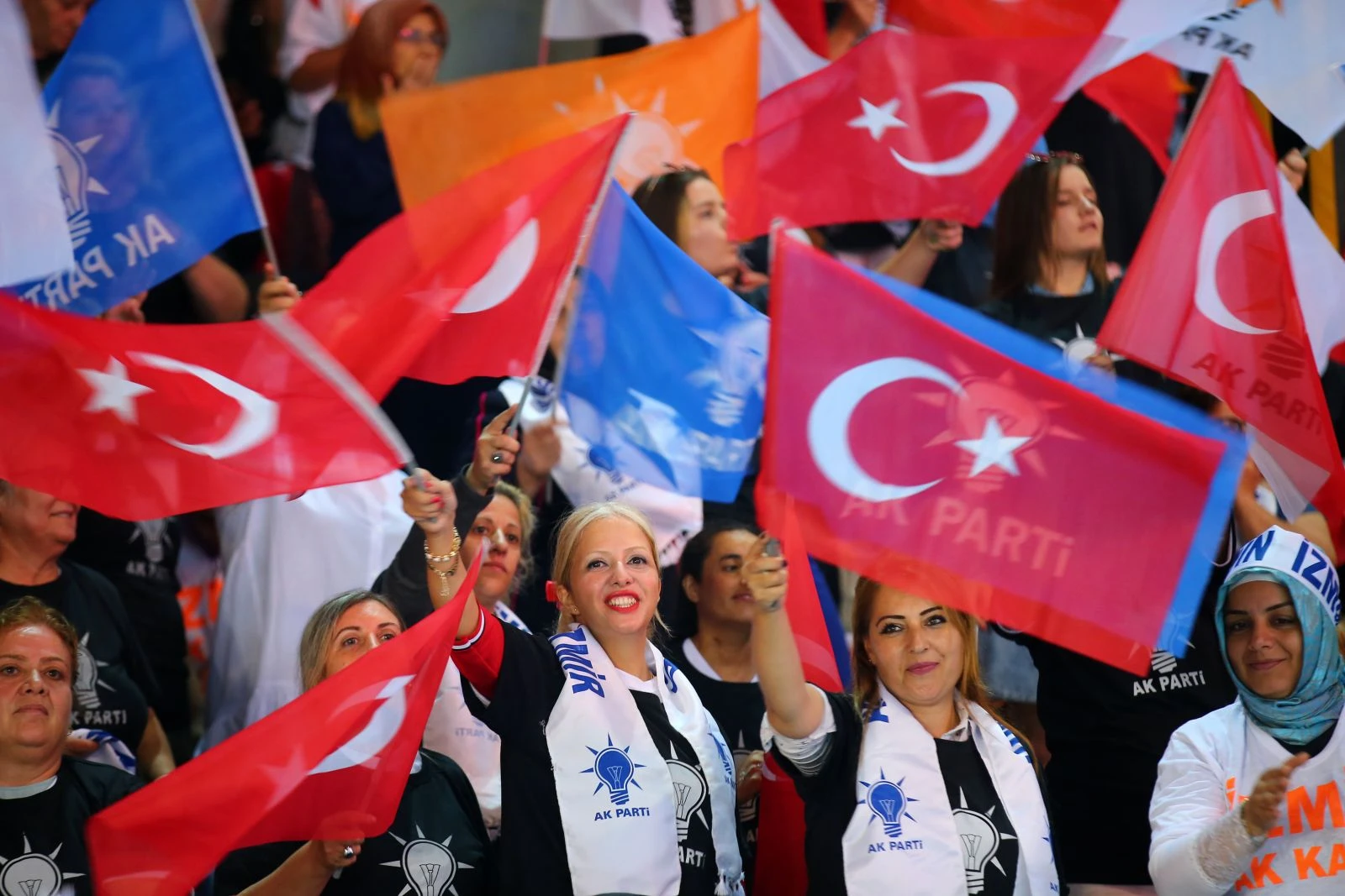 AK Parti 6. olağan büyük kongresi başladı