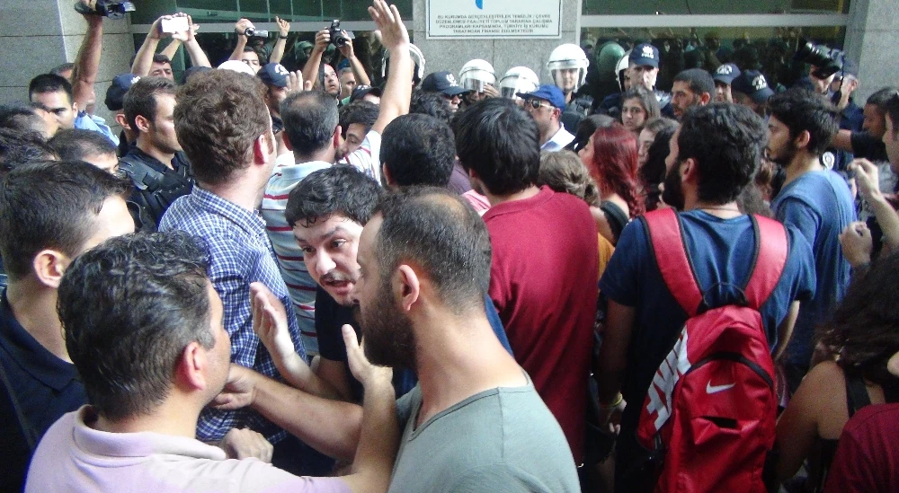 Mersin Adliyesi'nde arbede