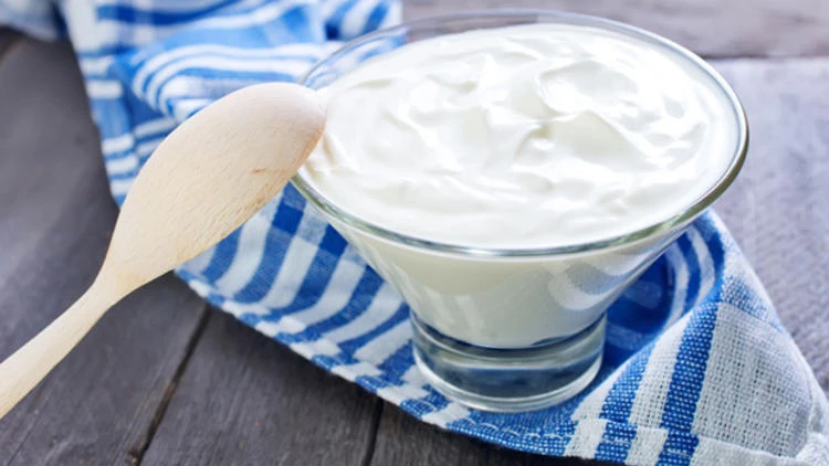 Yüze Yoğurt Sürmek Faydalı Mı? Yoğurt Cildi Güzelleştirir mi?