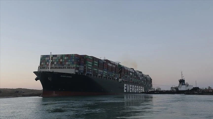 Mısır, Süveyş Kanalı'nın tıkayan gemi için istediği tazminatı 550 milyon dolara indirdi