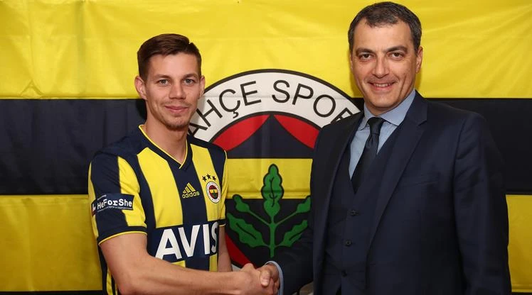 Fenerbahçe yeni orta sahasını açıkladı!