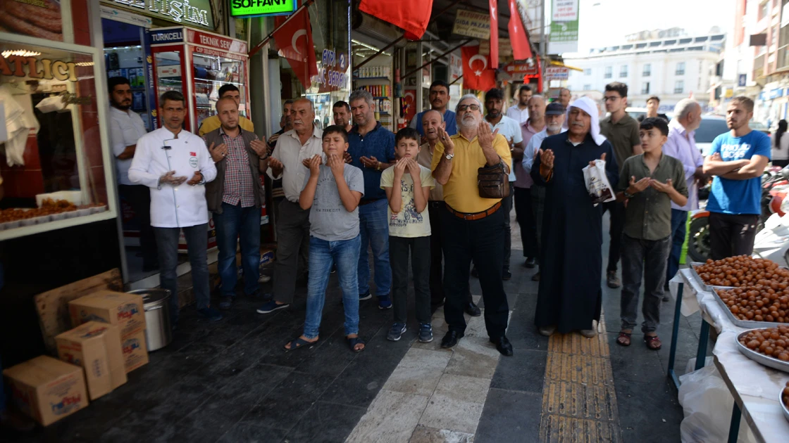Vatandaşlardan Barış Pınarı Harekatı’na destek