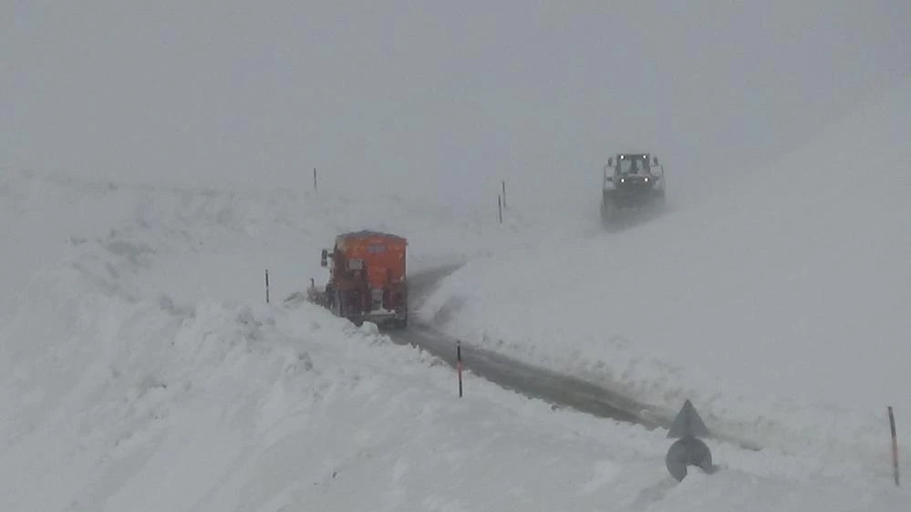 Van'da iki mevsim bir arada yaşanıyor