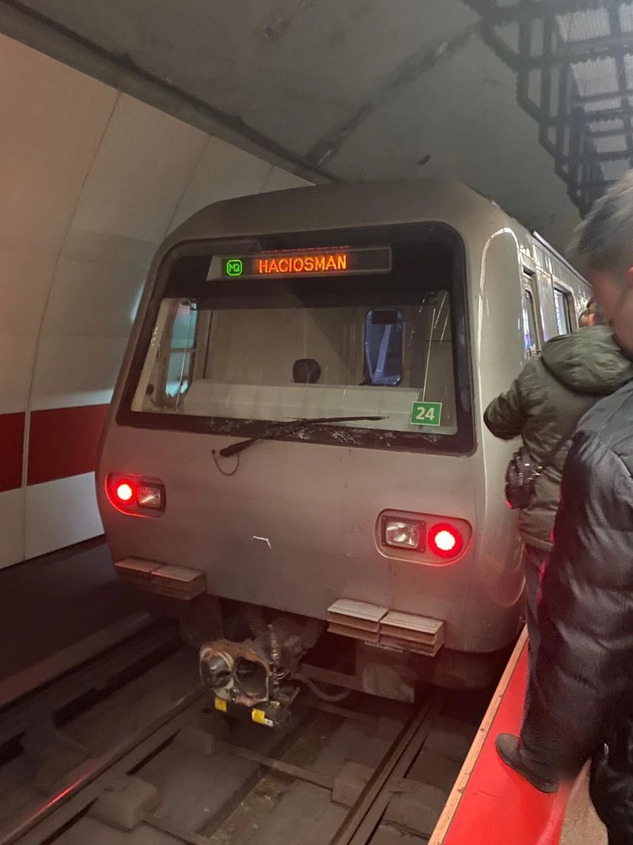 Taksim metrosunda raylara atlayan şahıs hayatını kaybetti