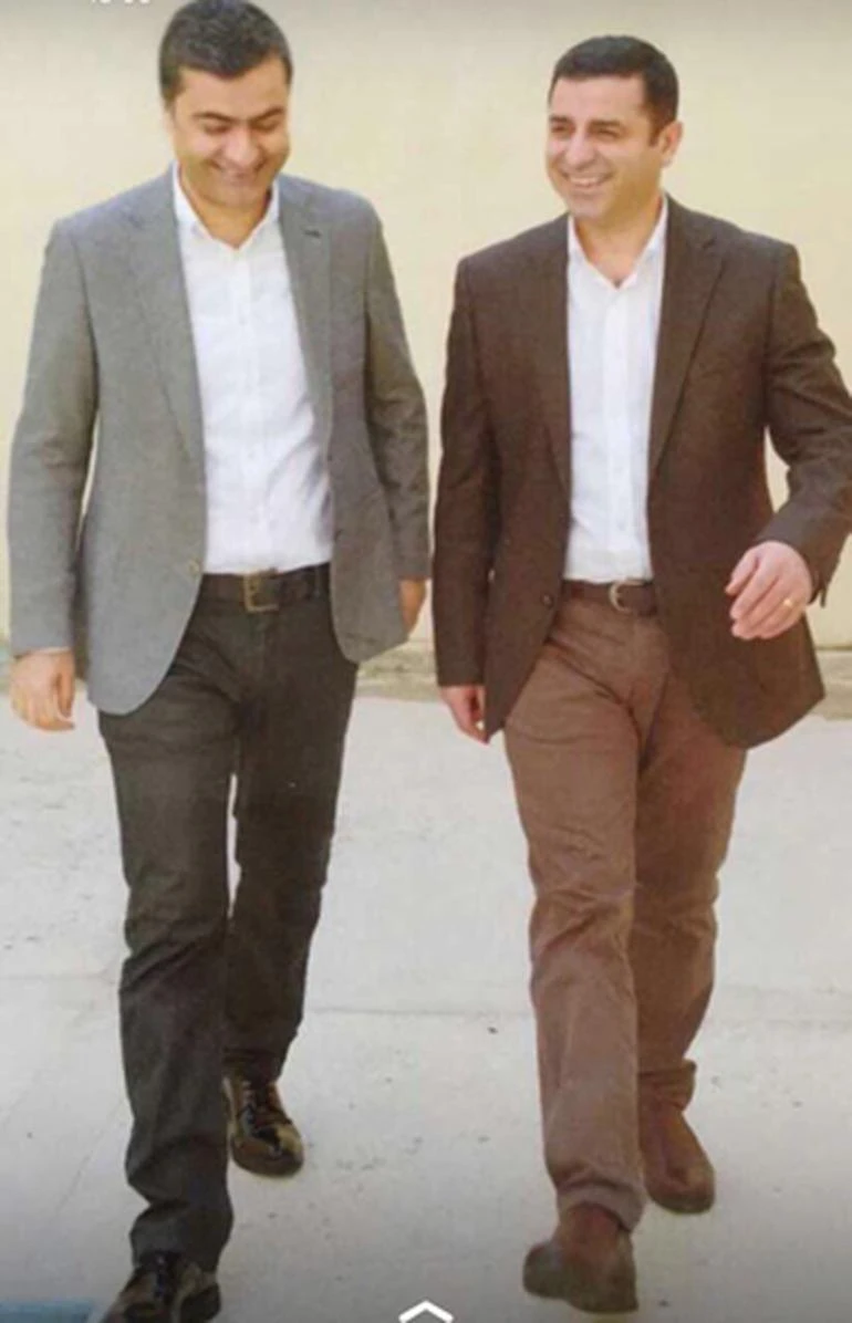 Selahattin Demirtaş ve Abdullah Zeydan'ın volta atarken fotoğrafı yayınlandı