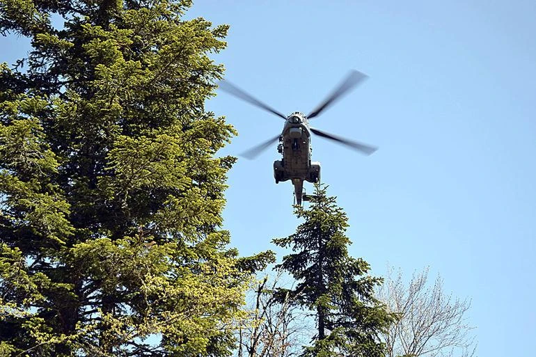 Telsiz anonsu ortalığı karıştırdı, komandolar her yerde onları arıyor