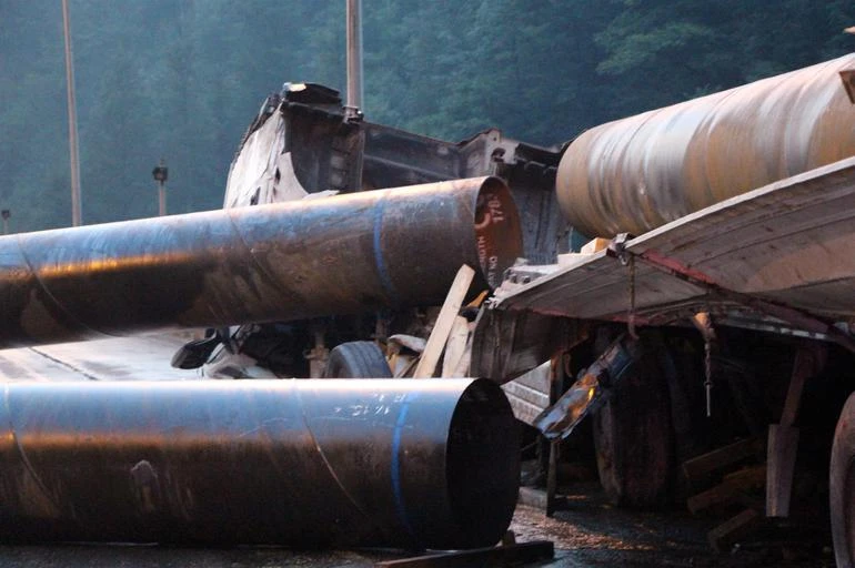 TIR kazası TEM Otoyolu’nu kapattı