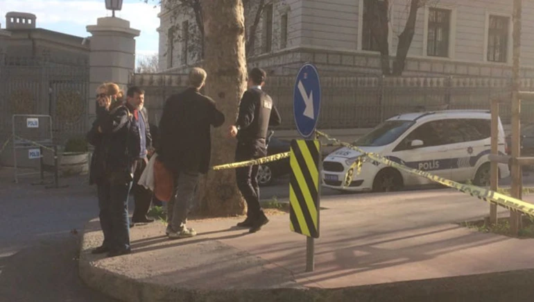 Fransız Konsolosluğu şüpheli paket alarmı