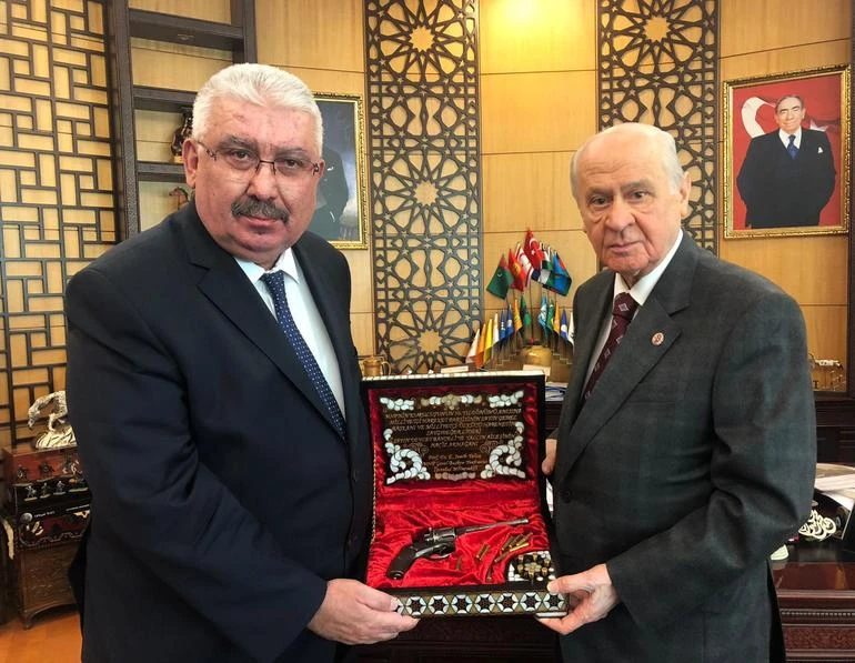Devlet Bahçeli'ye 121 yıllık tabanca