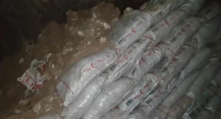 YouTuber gizli tüneli görüntüledi! Toprak dolu yüzlerce çuval bulundu