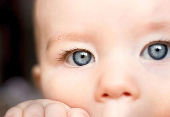 Bebeklerde göz kayması nedenleri, Bebeklerde göz kayması neden olur?