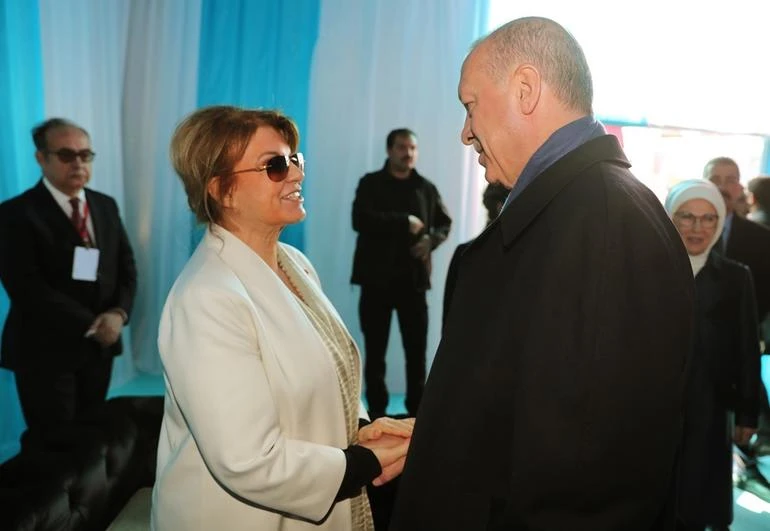 Yenikapı mitinginde samimi sohbet