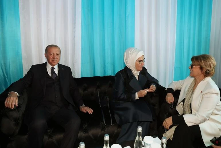 Yenikapı mitinginde samimi sohbet