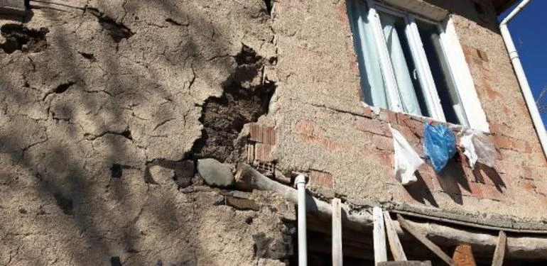 Malatya'da depremde hasar gören binalar yıkılacak