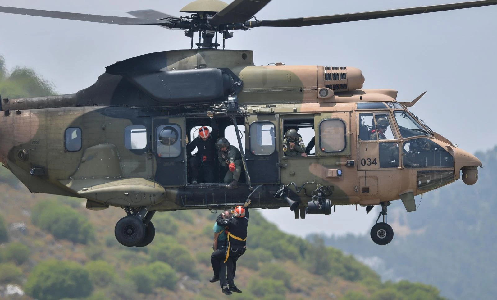 Türkiye ve KKTC'den nefes kesen tatbikat