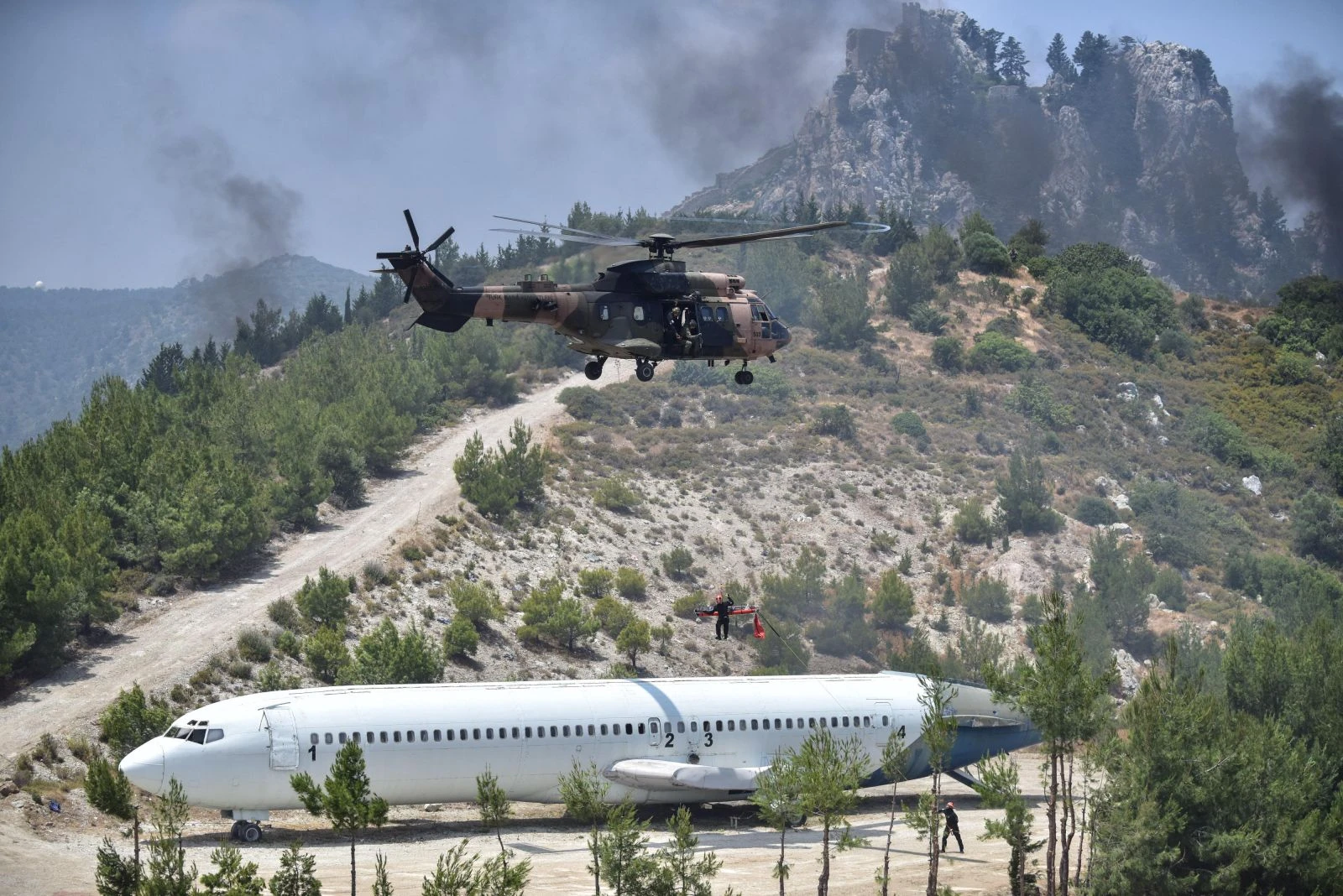 Türkiye ve KKTC'den nefes kesen tatbikat